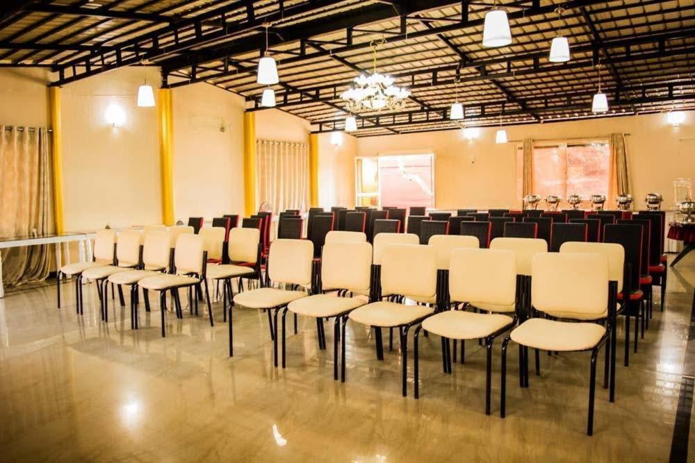 Wanders In Travel Company Hotel Madikeri Kültér fotó