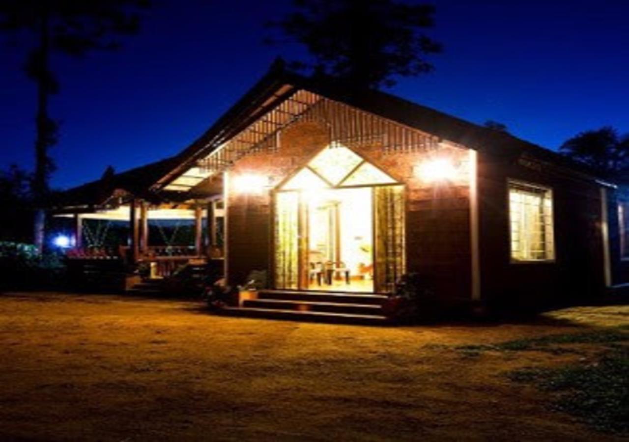 Wanders In Travel Company Hotel Madikeri Kültér fotó
